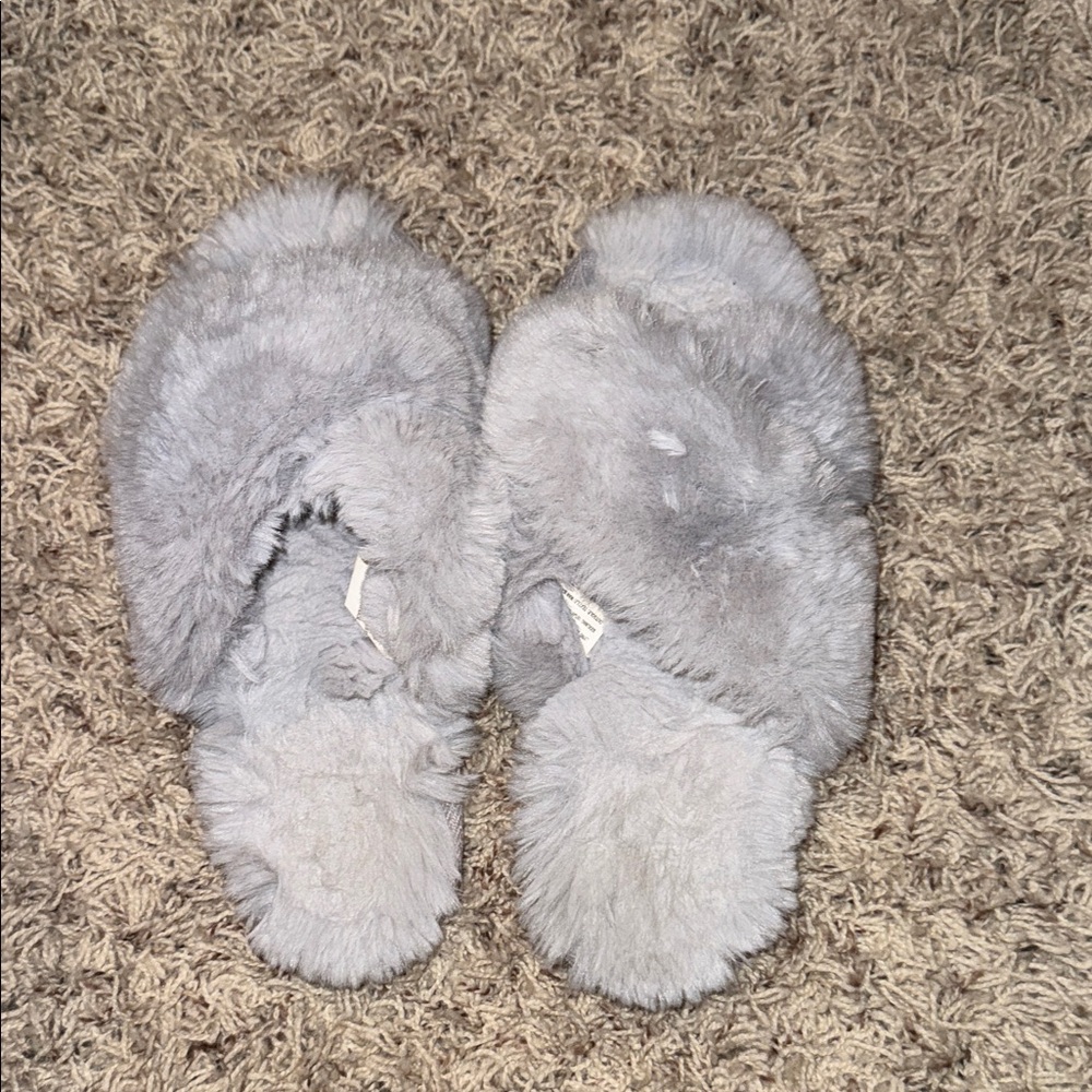 LC Lauren Conrad Soft Gray Women's Slippers